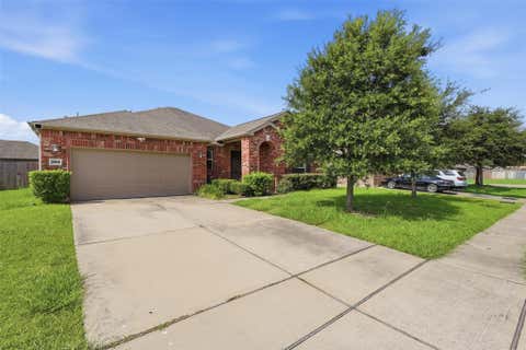 Photo of 3904 Waterworth Way, Pearland, TX 77584 (MLS # 72760749)