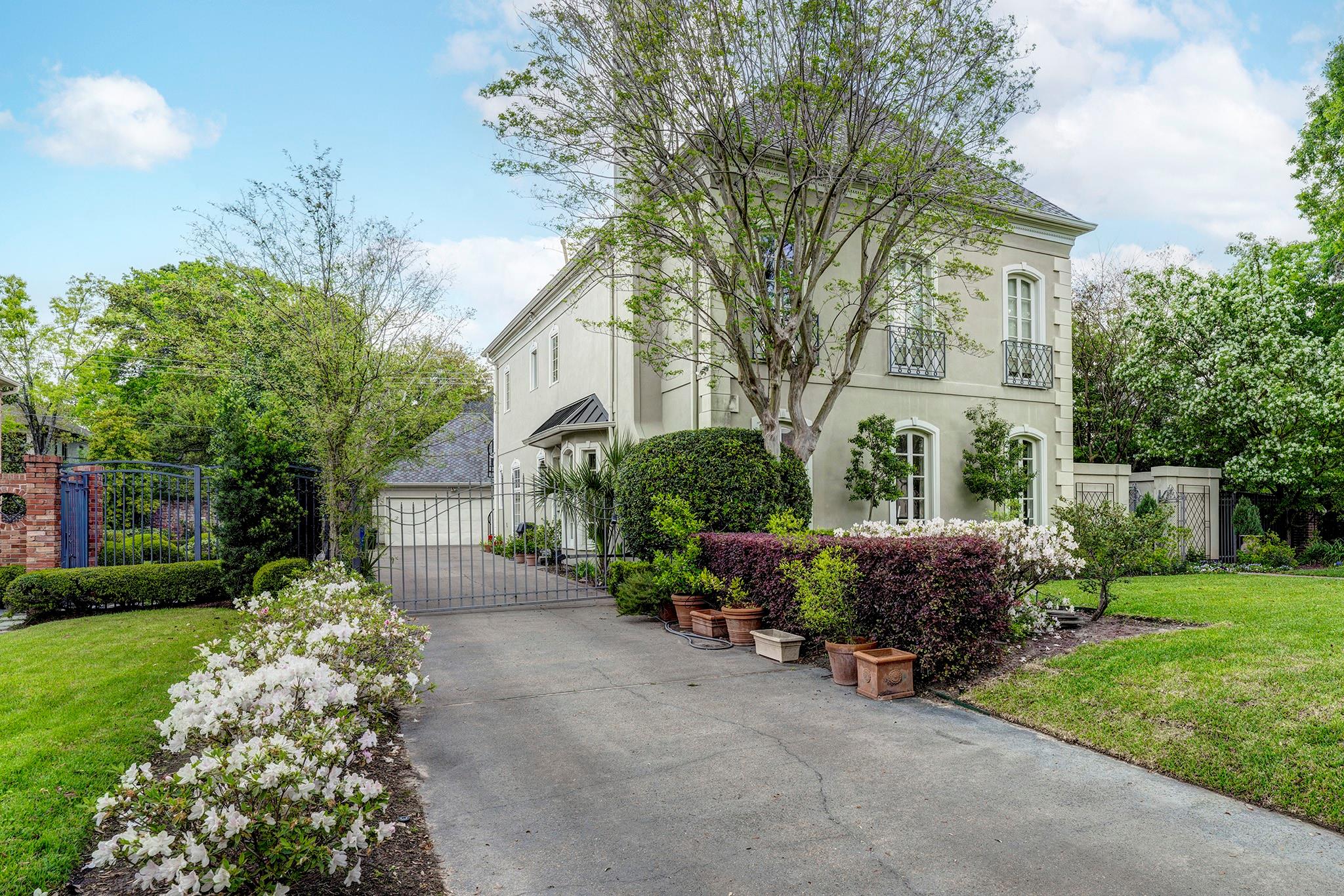 3744 Inwood Drive