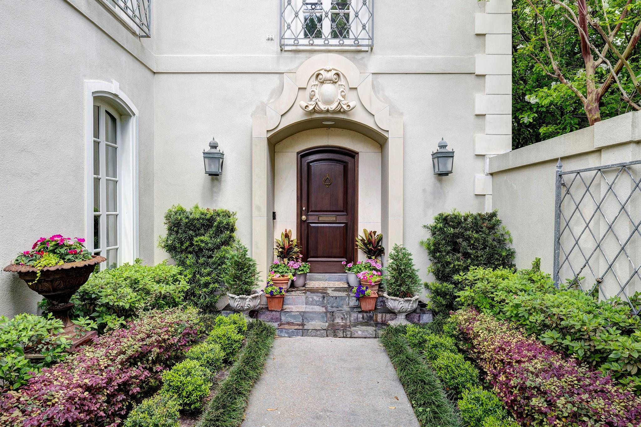 3744 Inwood Drive