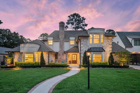 Photo of 13614 Apple Tree Road, Houston, TX 77079 (MLS # 25774840)