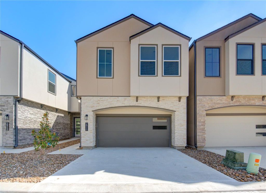 Photo of 2917 El Fenice Lane, Houston, TX 77057 (MLS # 87987758)