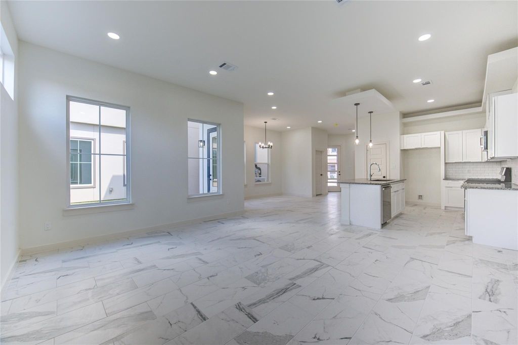 Photo of 2917 El Fenice Lane, Houston, TX 77057 (MLS # 87987758)
