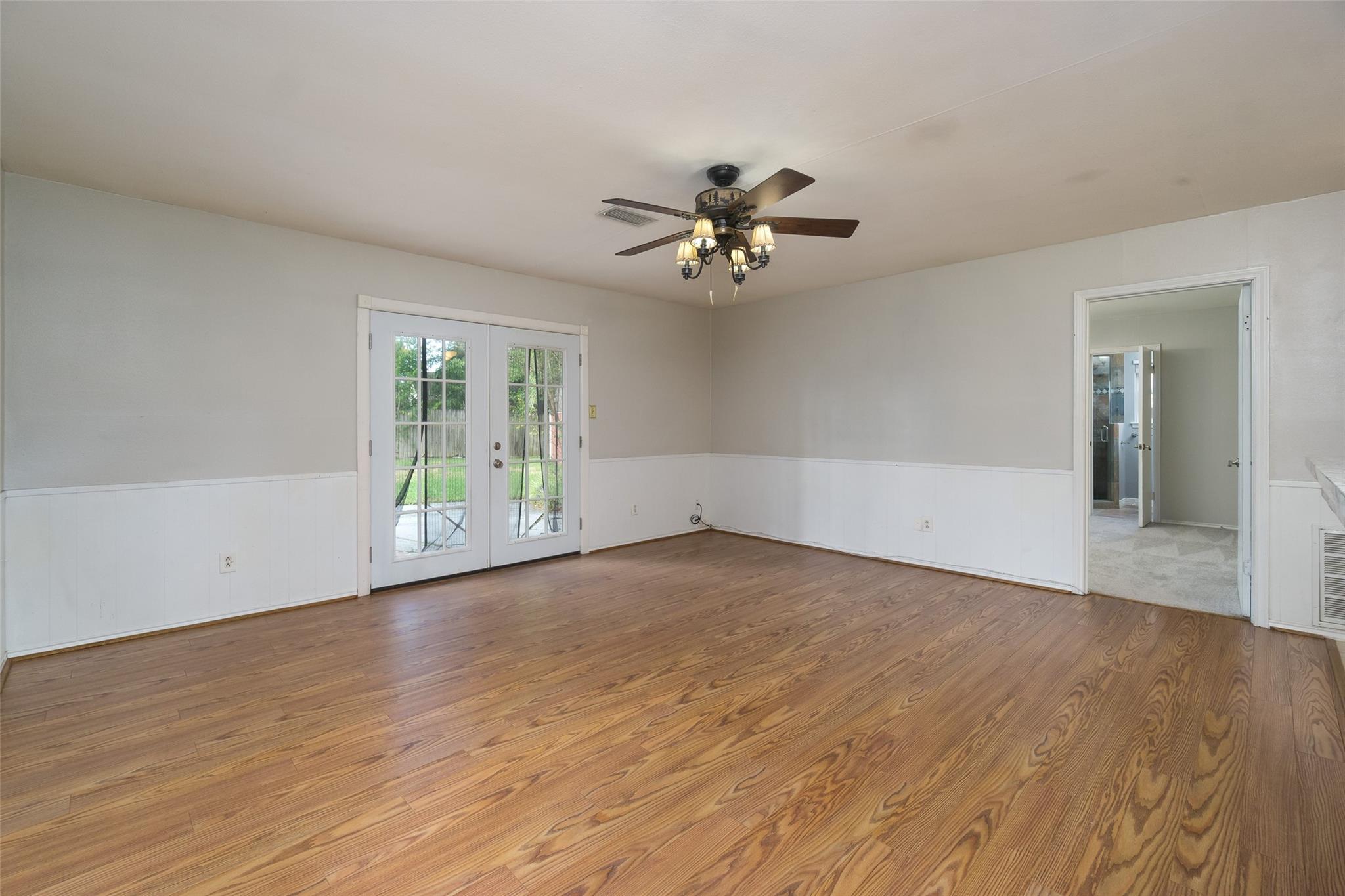 2119 Williamsburg Court S