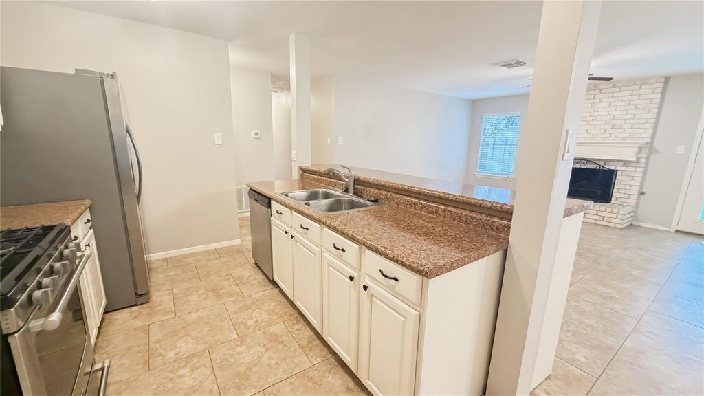 Photo of 31 Dellforest Court, The Woodlands, TX 77381 (MLS # 24281598)