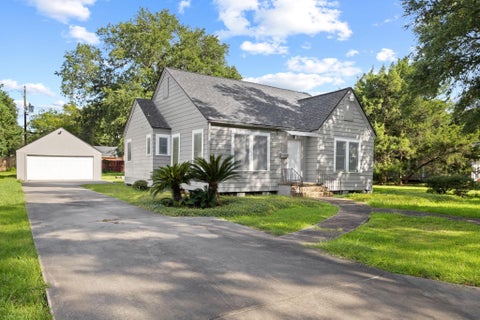 Photo of 4616 Woodlawn St ST, Port Arthur, TX 77642 (MLS # 79803254)