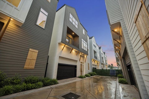 Photo of 1189 W 19th Street ST, Houston, TX 77008 (MLS # 72858287)