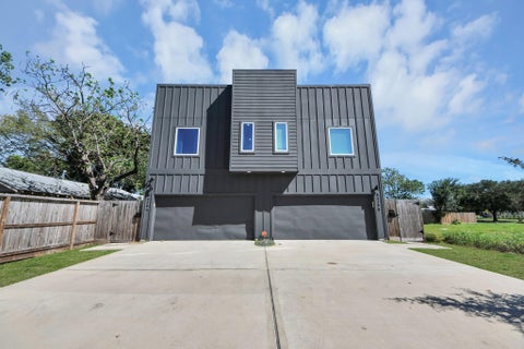 Photo of 8419 Woodward Street, Houston, TX 77051 (MLS # 13090564)