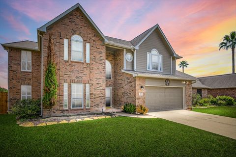 Photo of 322 Spencer Landing W, La Porte, TX 77571 (MLS # 30999286)