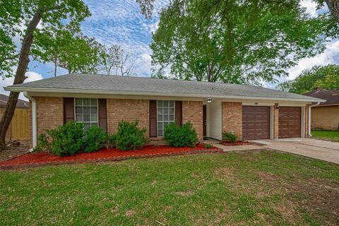 Photo of 1612 Sleepy Hollow Drive, Pearland, TX 77581 (MLS # 52392382)