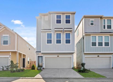 Photo of 3206 La Rambla Drive, Houston, TX 77047 (MLS # 30325874)