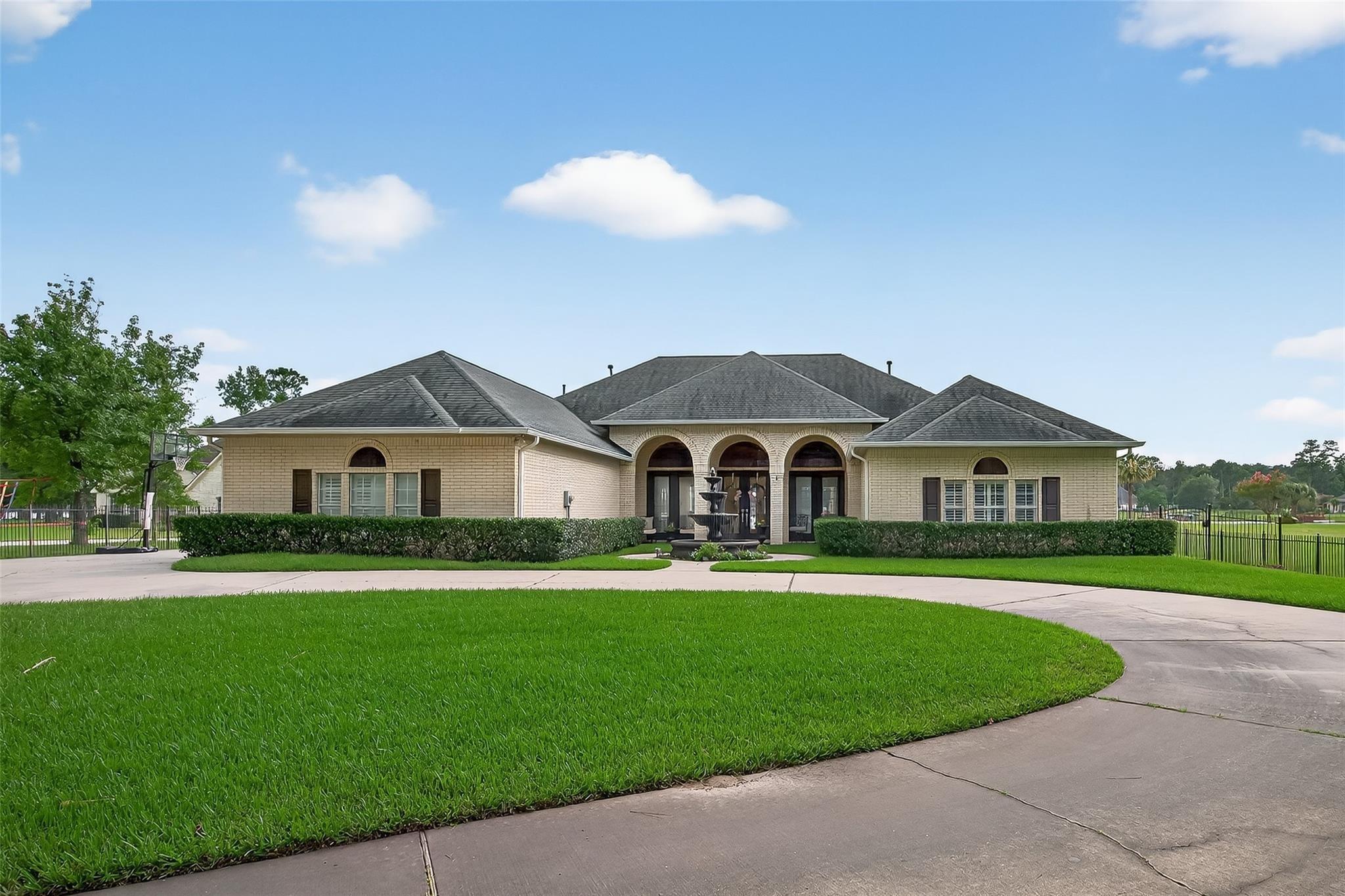 31810 Edgewater Drive