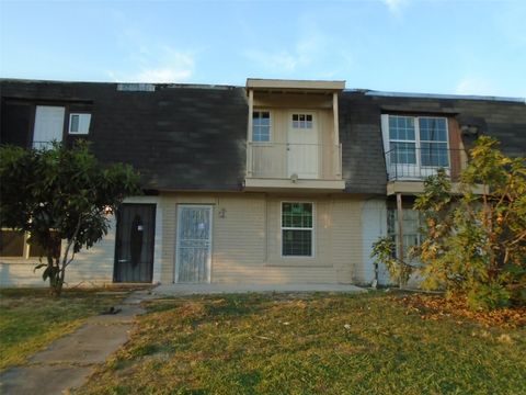 Photo of 12042 Beechnut Street St, Houston, TX 77072 (MLS # 52400918)
