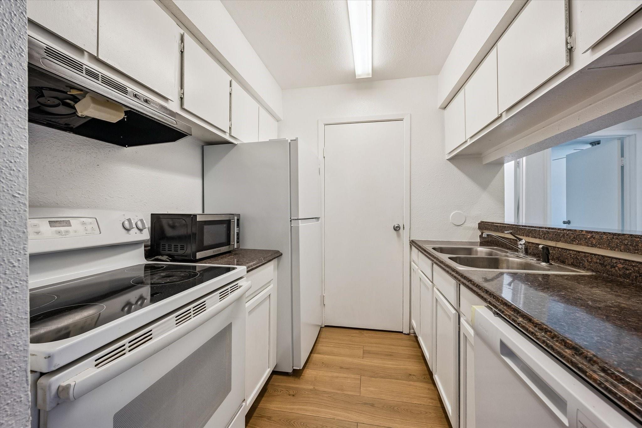 768 Memorial Mews Street 4