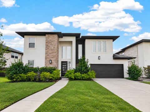 Photo of 4615 Brazos Shores Drive, Sugar Land, TX 77479 (MLS # 26543778)