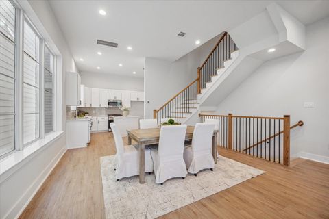 1031 W 17th Street Houston TX 77008