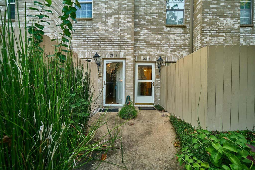 Photo of 2816 Holly Hall Street, Houston, TX 77054 (MLS # 37274833)