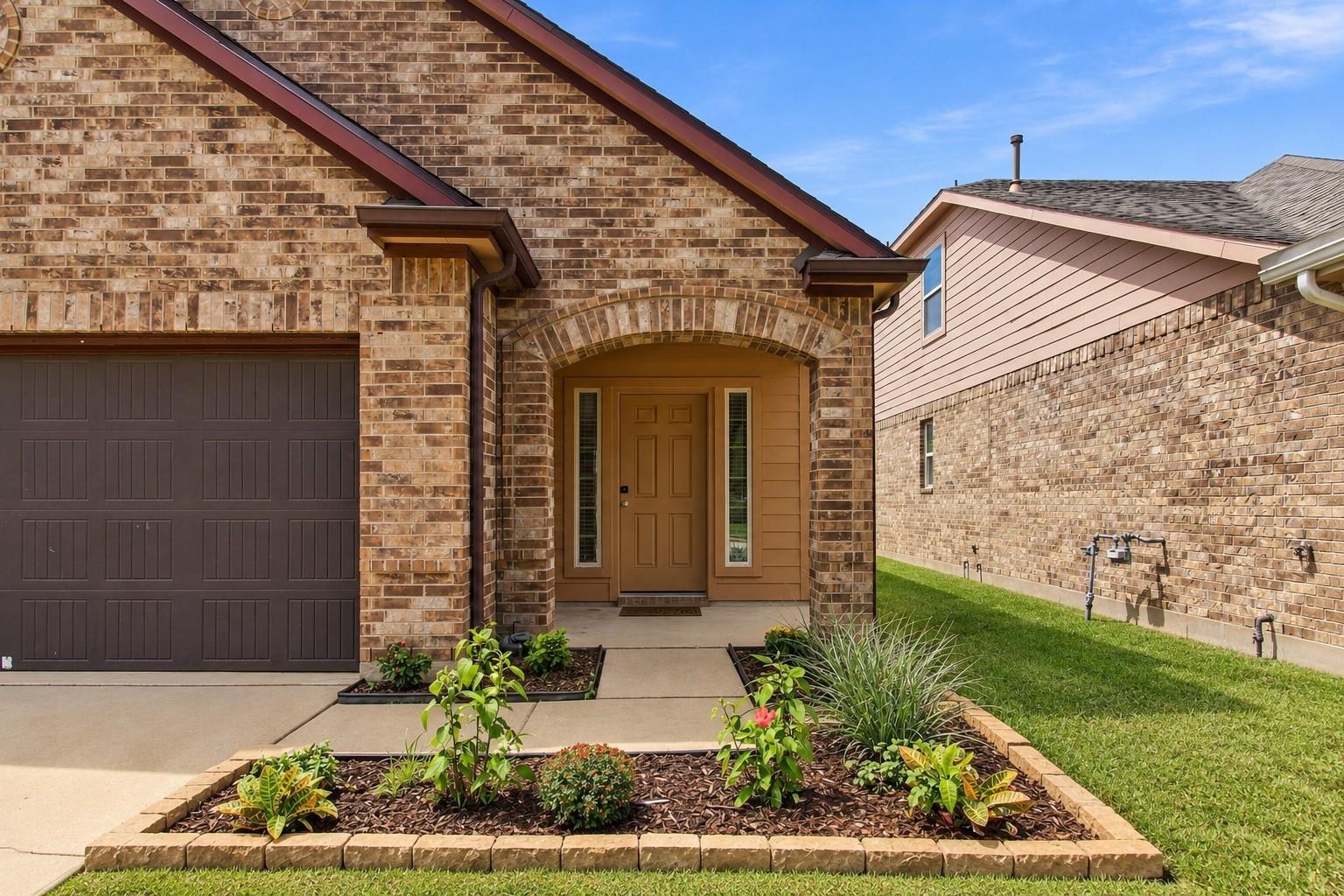 8117 E Pine Creek Bend