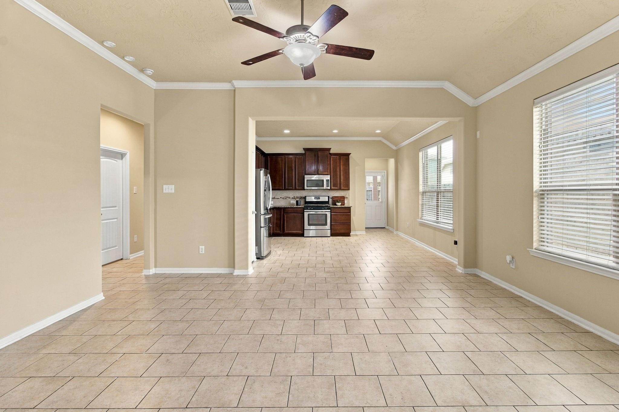 8117 E Pine Creek Bend