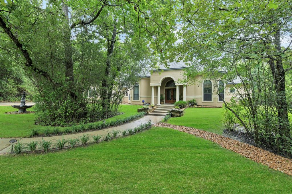 Photo of 26150 Crown Ranch Boulevard, Montgomery, TX 77316 (MLS # 75696035)