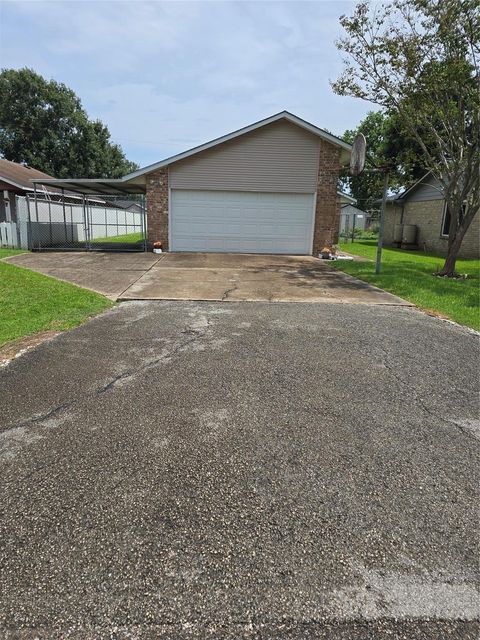 Photo of 522 N 14th Street, La Porte, TX 77571 (MLS # 64451638) Photo of 522 N 14th Street, La Porte, TX 77571 (MLS # 64451638)