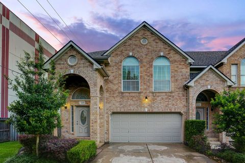 Photo of 7630 N Linpar Court, Houston, TX 77040 (MLS # 26666046)