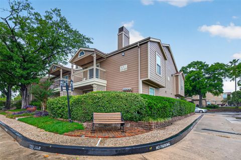 Photo of 1880 White Oak Drive #143, Houston, TX 77009 (MLS # 20826624)