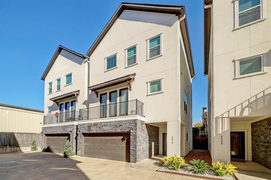 Photo of 2010 Saint Charles Street, Houston, TX 77003 (MLS # 98758254)