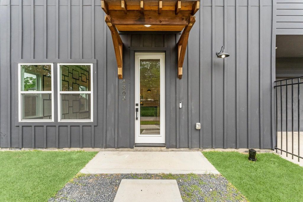 Photo of 4303 Buck Street, Houston, TX 77020 (MLS # 65484939)