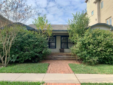 Photo of 1414 Stanford Street Street, Houston, TX 77019 (MLS # 22091360)
