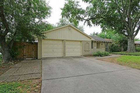 Photo of 12623 Westella Drive, Houston, TX 77077 (MLS # 33296465)