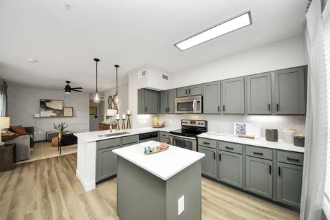 Photo of 3003 Memorial Court #2433, Houston, TX 77007 (MLS # 36200979)