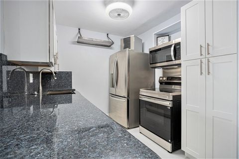 Photo of 4633 Wild Indigo Street #536, Houston, TX 77027 (MLS # 54227428)