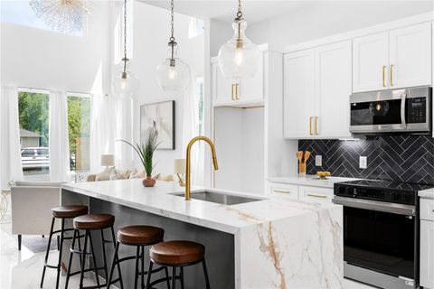 Tiny photo for 6314 Crest Street, Houston, TX 77033 (MLS # 2174336)