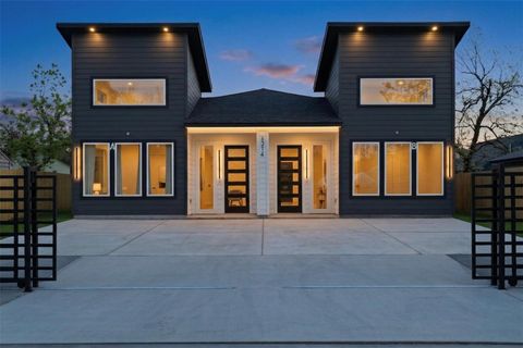 Tiny photo for 6314 Crest Street, Houston, TX 77033 (MLS # 2174336)