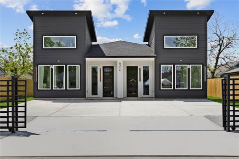 Tiny photo for 6314 Crest Street, Houston, TX 77033 (MLS # 2174336)