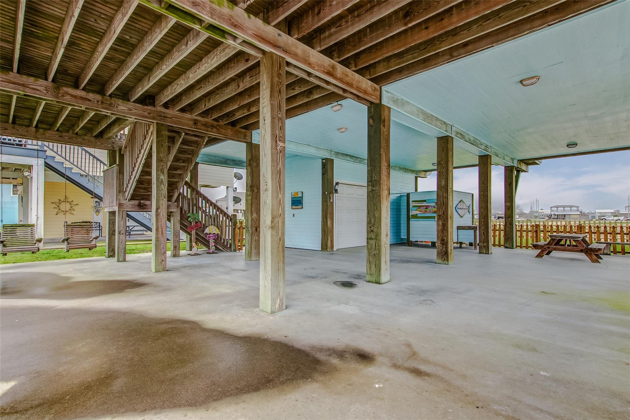 935 W Westview
