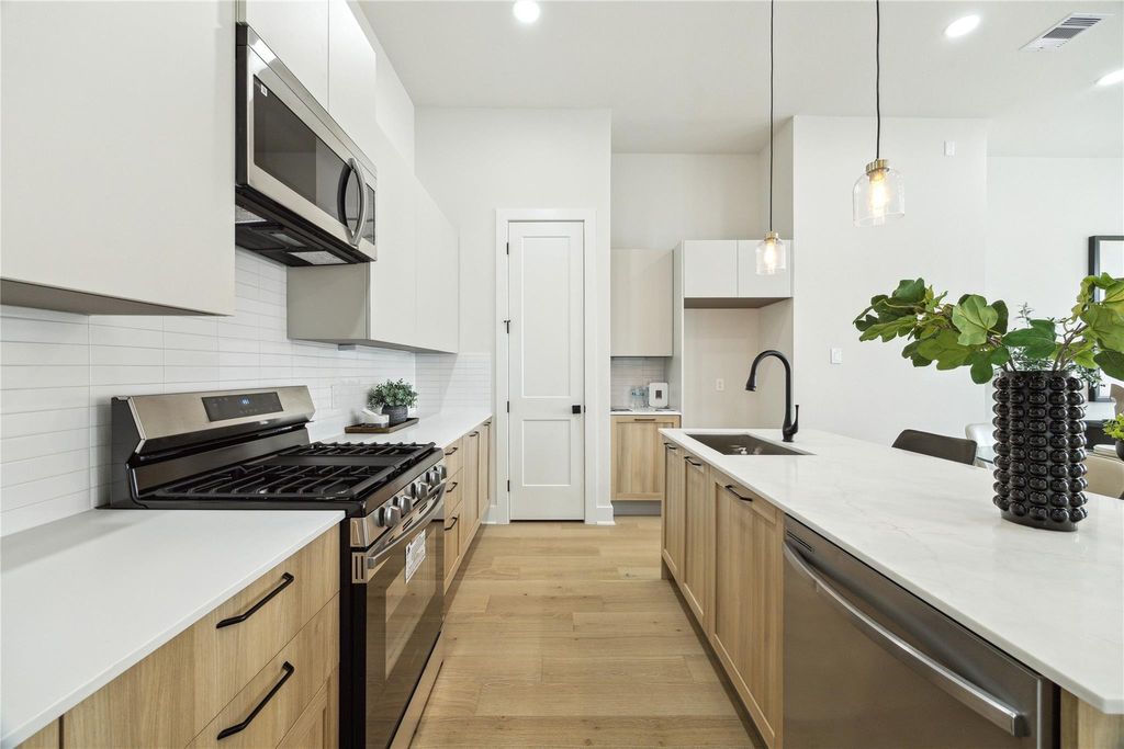 Photo of 3911 Tulane Street, Houston, TX 77018 (MLS # 72710717)