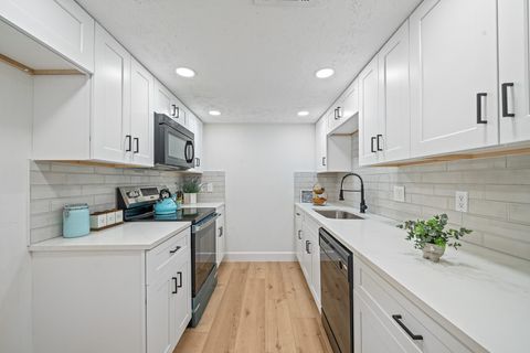 Photo of 8726 Wilcrest Drive #8726, Houston, TX 77099 (MLS # 10836554)