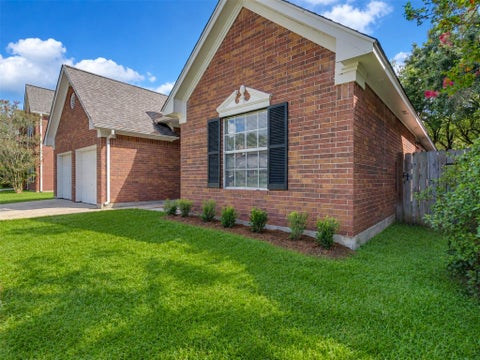 Tiny photo for 14527 Circlewood Way, Houston, TX 77062 (MLS # 62225626)