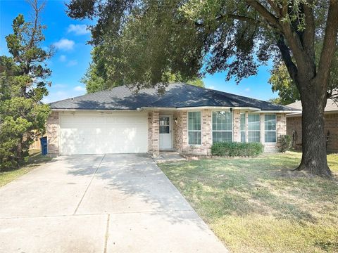 Photo of 7838 Yellow Pine Drive, Houston, TX 77040 (MLS # 7838003)