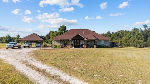 Photo of 150 Private Road 6421, Palestine, TX 75803 (MLS # 19747817)