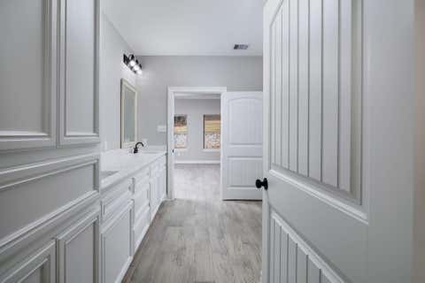 Tiny photo for 1920 Rollingwood Drive, Huntsville, TX 77340 (MLS # 33734610)