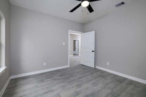 Tiny photo for 1920 Rollingwood Drive, Huntsville, TX 77340 (MLS # 33734610)