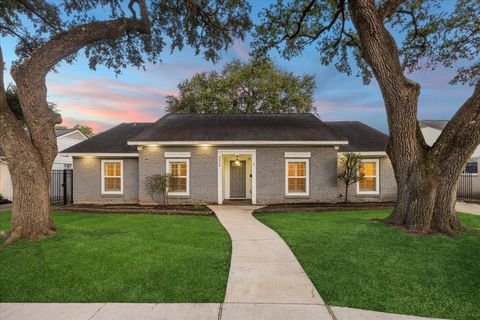 Photo of 6215 Cheena Drive, Houston, TX 77096 (MLS # 80813069)