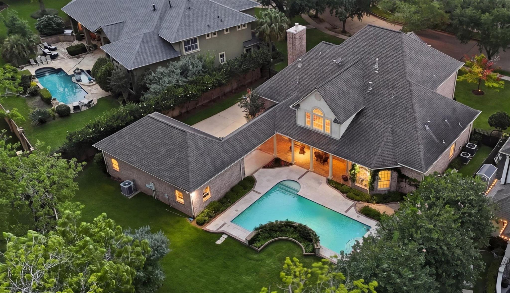 6 Cheshire Bend Drive