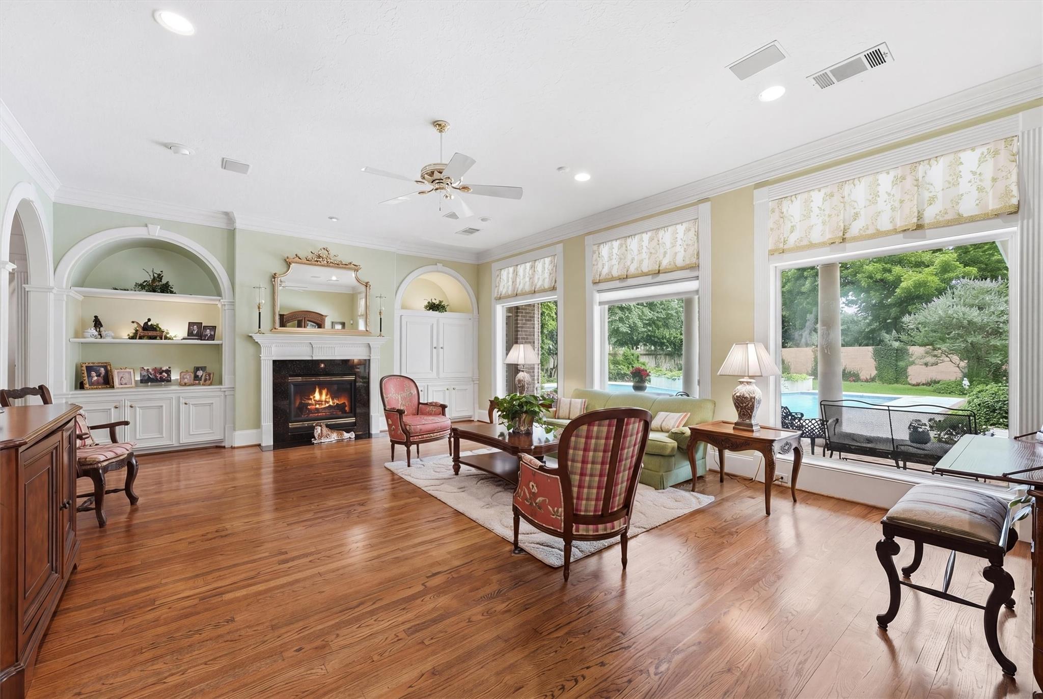 6 Cheshire Bend Drive