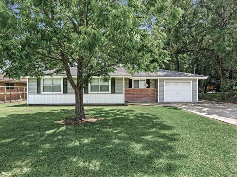 Homes For Sale - 123 Ogden Street<br/> Winnie, TX 77665