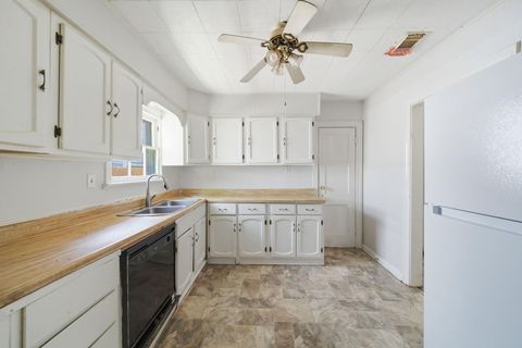 Photo of 410 Live Oak Street, Pasadena, TX 77506 (MLS # 19855822)