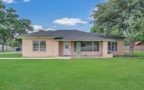 Photo of 709 S Mccarty Avenue, Eagle Lake, TX 77434 (MLS # 80777420)