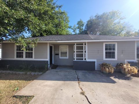 Photo of 3026 Sunbeam Street, Houston, TX 77051 (MLS # 92417981)